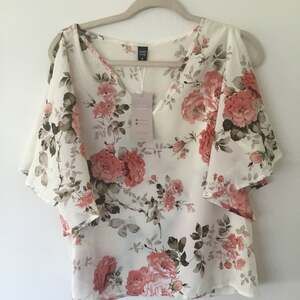 Emery Rose Floral V-Neck Blouse - Pink & Green Flower Print, Size XL, New with T